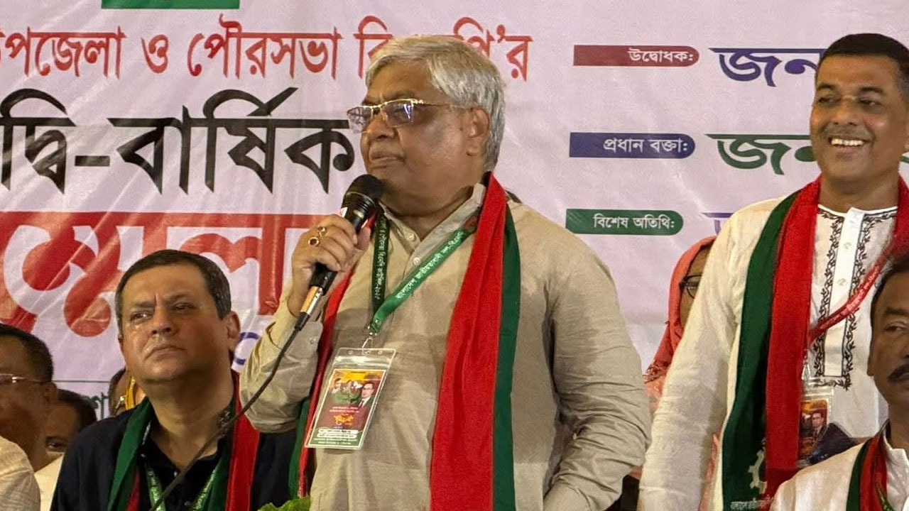 খালেদা জিয়ার সম্মানে ডিসেম্বরে নির্বাচন আয়োজন করা উচিত : বরকত উল্লাহ বুলু